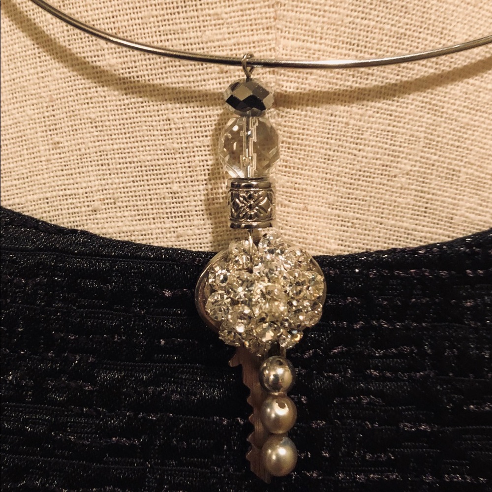 HAND STYLED EVENING NECKLACE